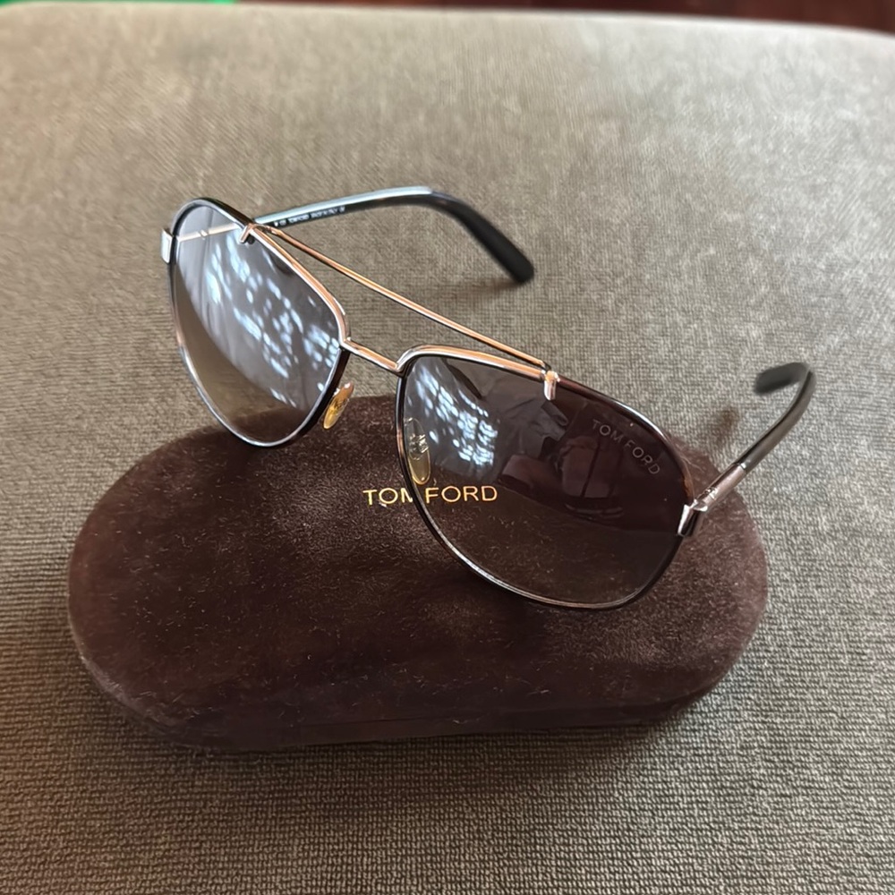 Tom Ford Tortoise Aviator Sunglasses - Picture 2 of 5